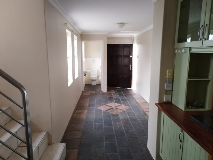 To Let 5 Bedroom Property for Rent in Strand Central Western Cape